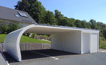 Carport mit Schuppen