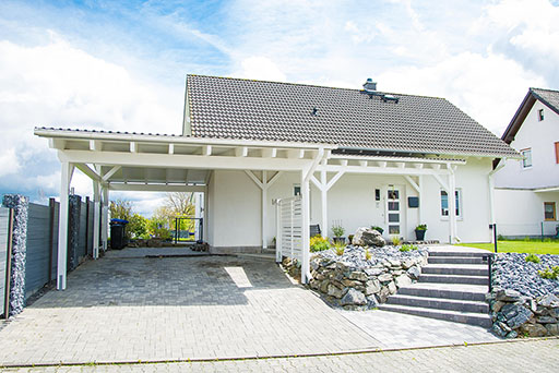 Carport als Hauseingang